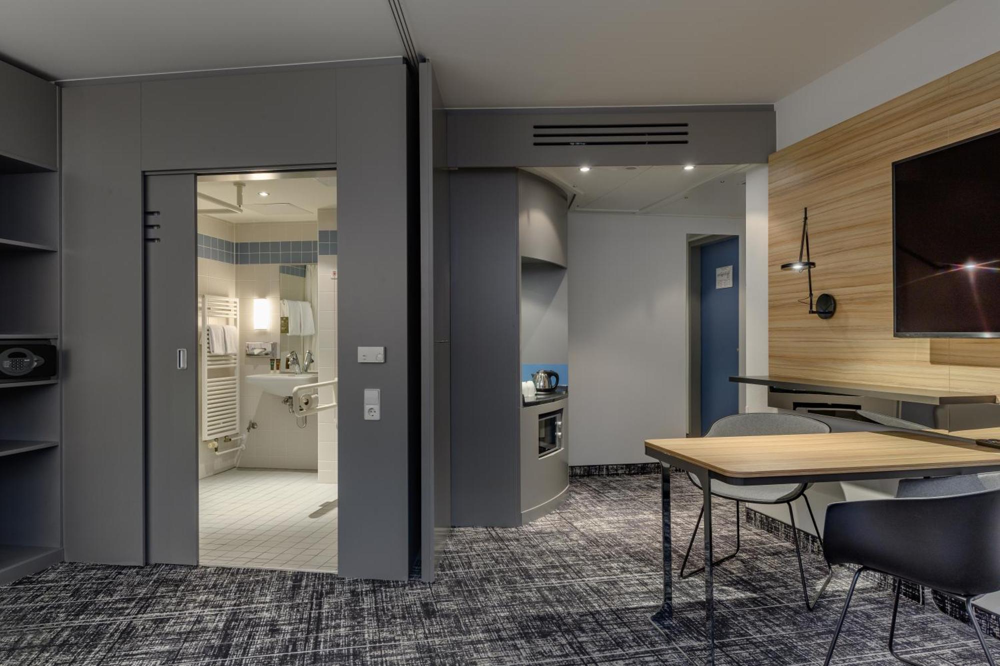 Novotel Potsdamer Platz Hotel 3*