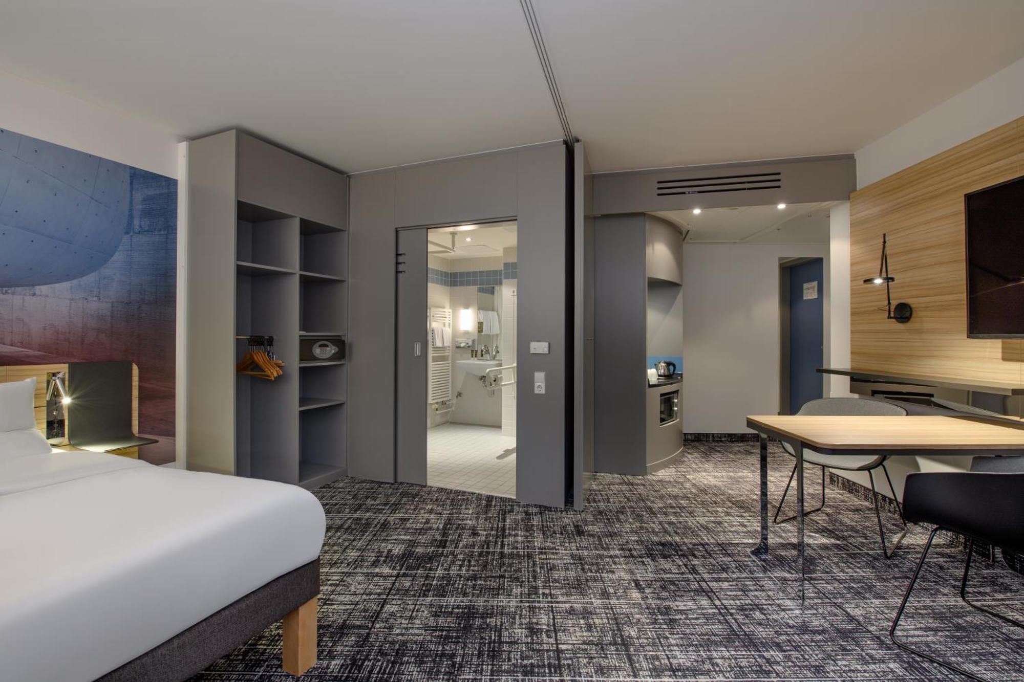 Novotel Potsdamer Platz 3*